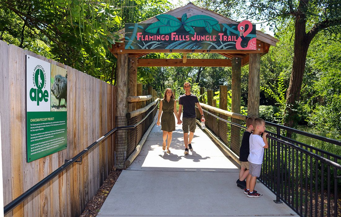 Family at Dickerson Park Zoo in Springfield MO