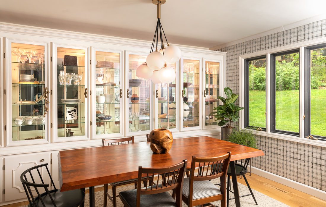 lifestyle and interior design blogger, Ashley Mayes home decor