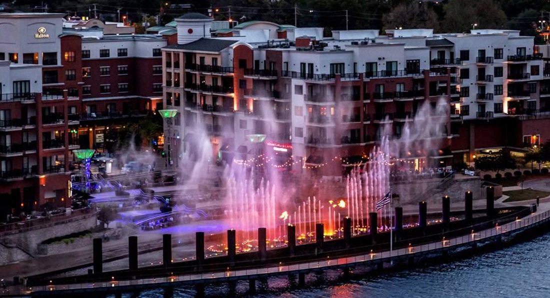 Branson Landing Liberty Light Up