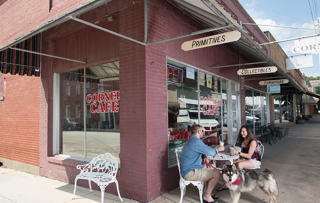 Hickory Grove Cafe In Crane, MO