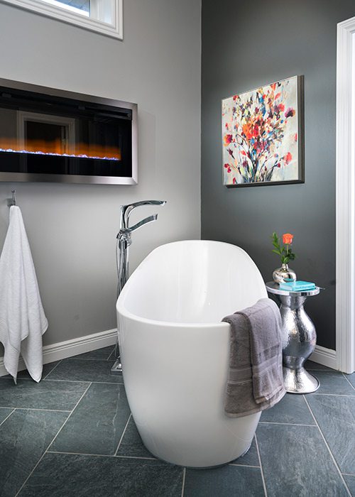 After image of the tub and surroundings after renovation.