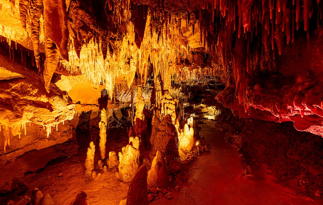 Rock formations in Crystal Cave, Springfield MO