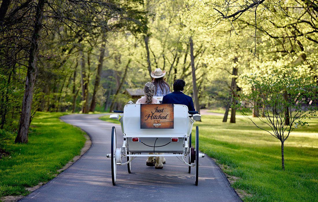 Outdoor wedding at Dogwood Canyon in Branson, MO