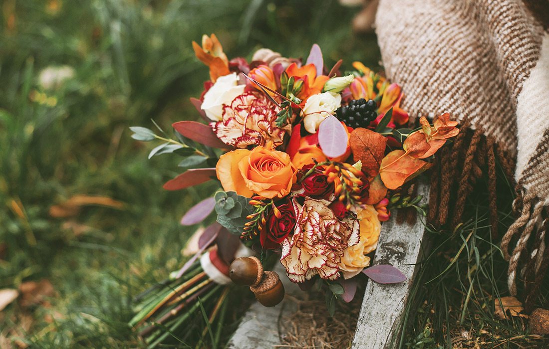 Bouquet of fall flowers for a winter wedding