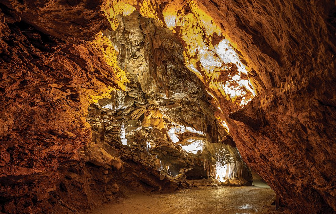 Lit rocks in Fantastic Caverns in Springfield MO