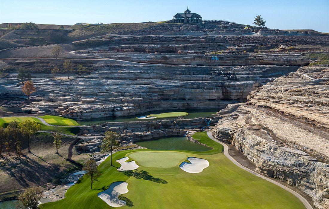 How Tiger Woods and Johnny Morris Built a Golf Oasis in Branson, MO ...