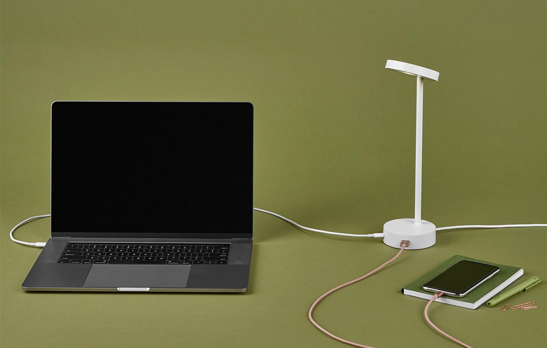 Laptop with desk lamp