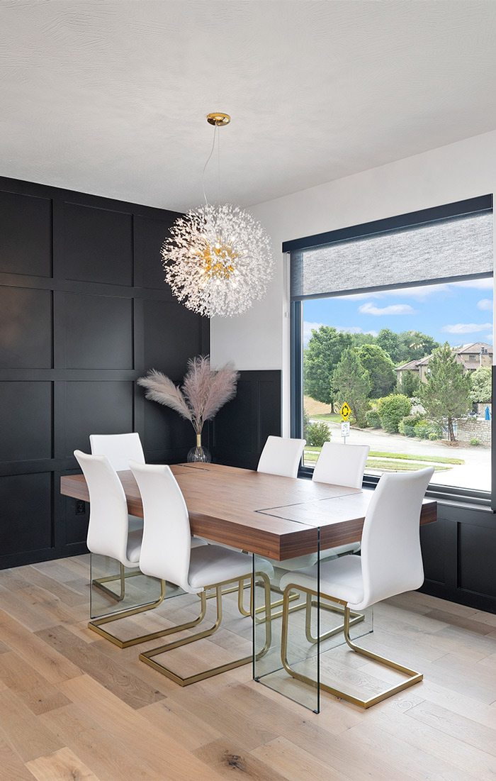 Dining room with window - Homes of the Year 2022