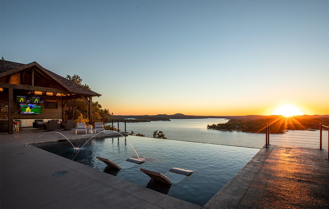 Lakeside luxury infinity pool