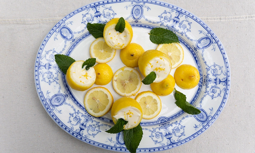 Lemon sorbet cups