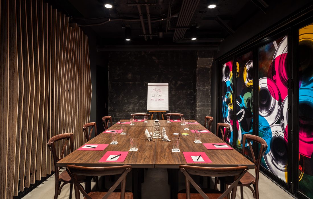 Meeting room at the Moxy