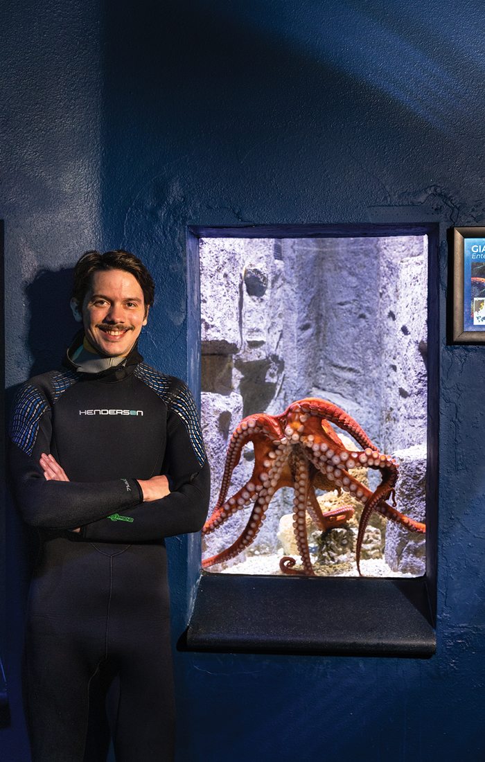 Jared Belt with Octavia the Octopus at Wonders of Wildlife in Springfield MO