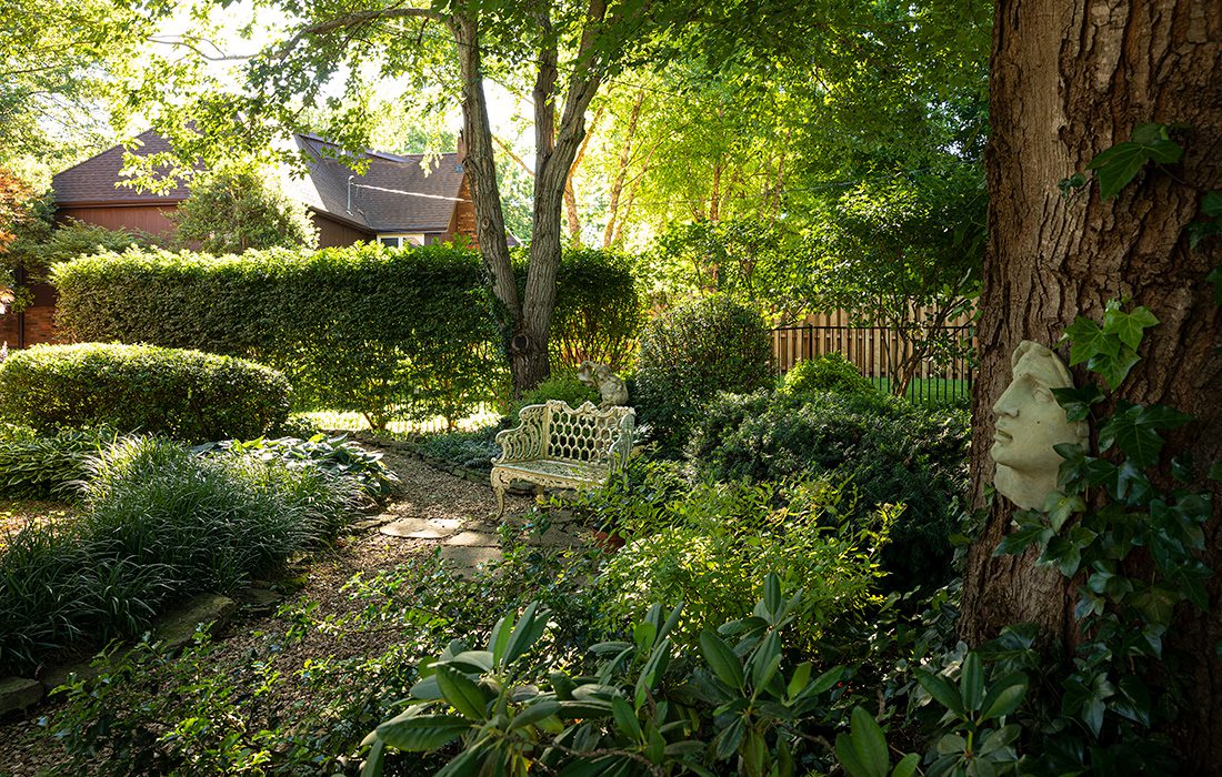 Robert and Peg Carolla’s backyard garden