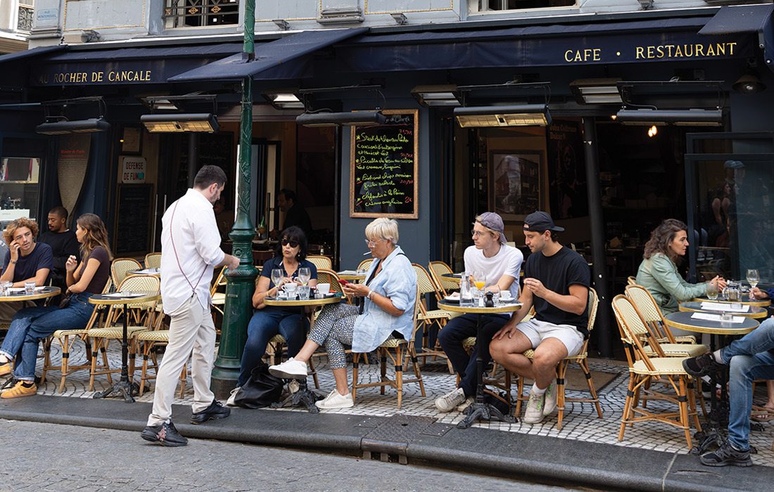Outdoor dining in Paris, France