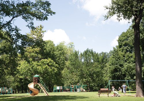 Live Music in Phelps Grove Park