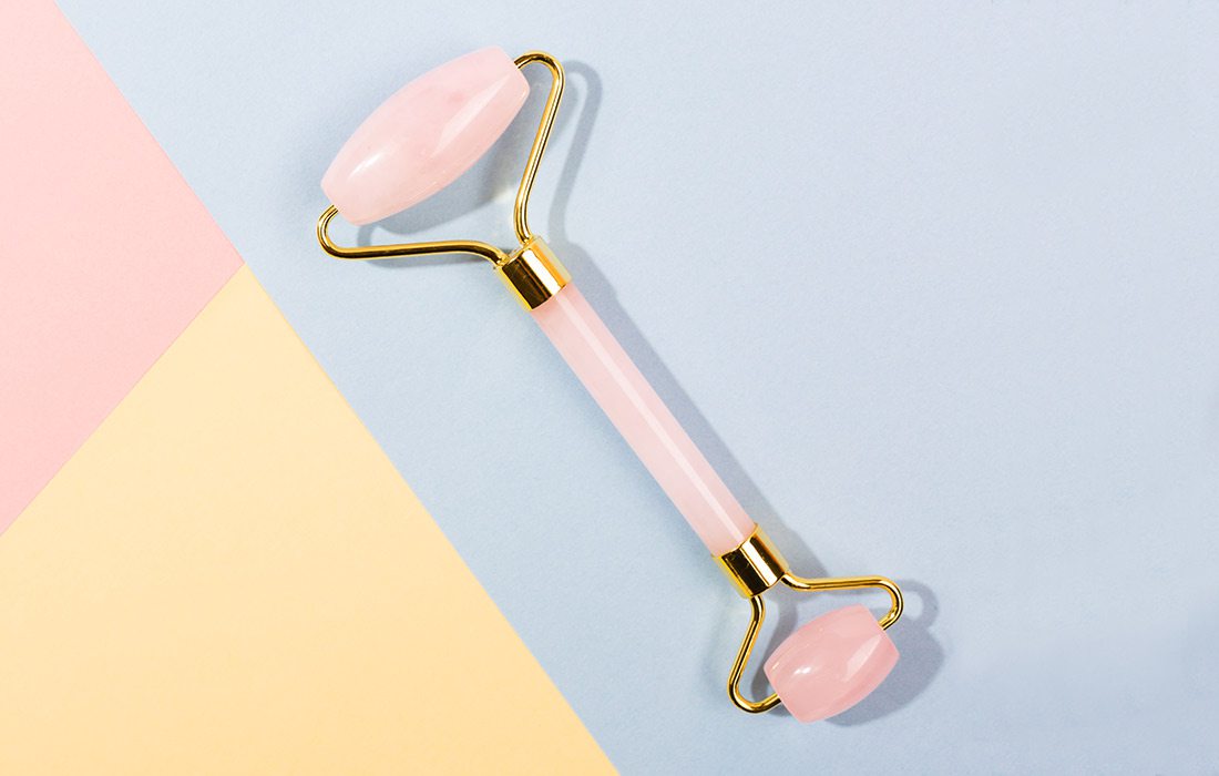 Rose quartz facial roller