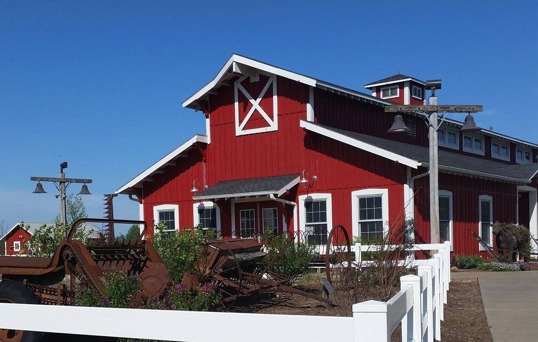Rutledge-Wilson Farm Park red barn