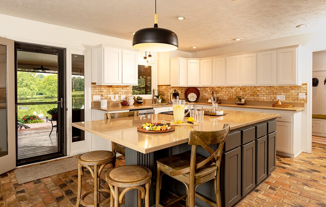 Interior photo of kitchen at Van Eps home in Southern Hills