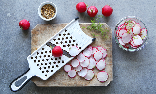 Spicy Pickled Radishes