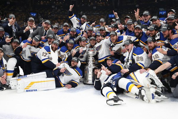 St. Louis Blues with trophy