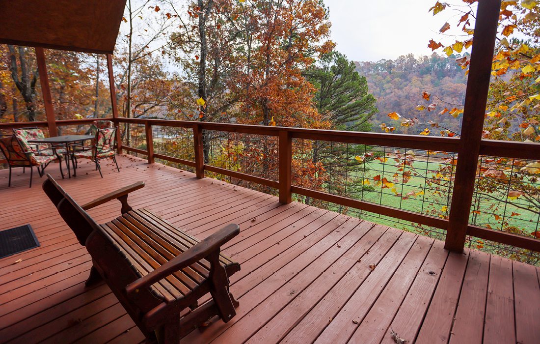 Deck at River of Life Farm's Treetop Loft