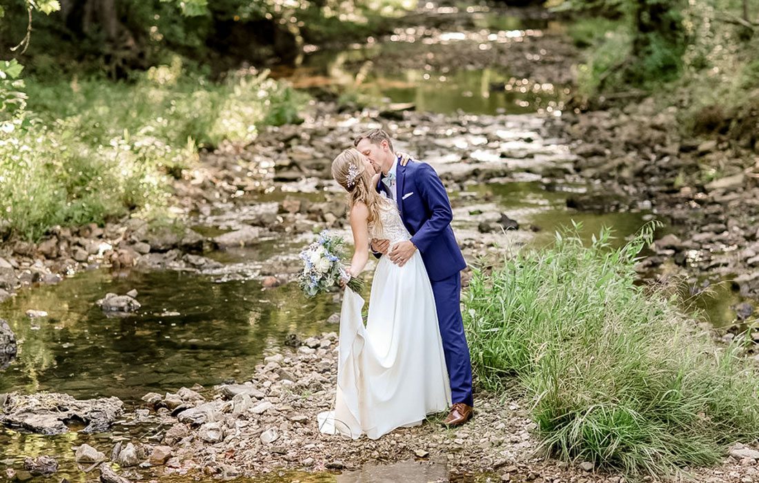 Outdoor wedding at Venue 481/Barn at Walnut Creek in Marshfield, MO