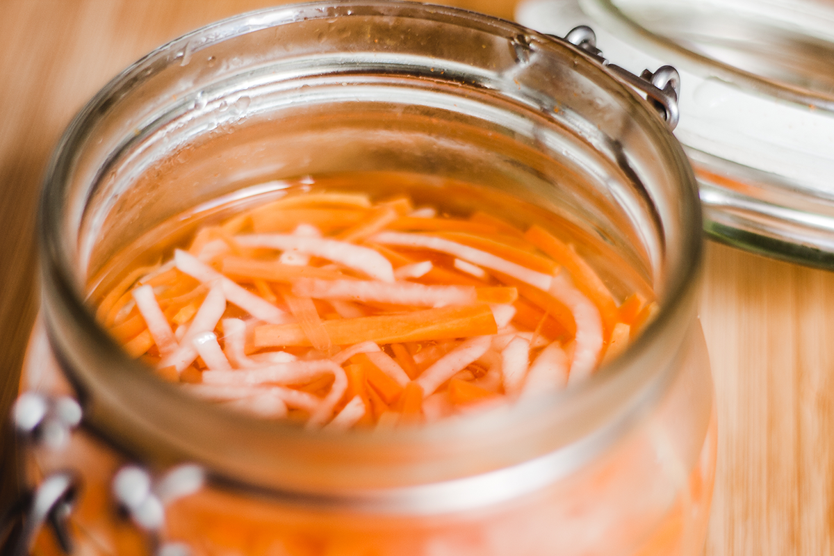 Vietnamese Daikon Radish and Carrot Pickles