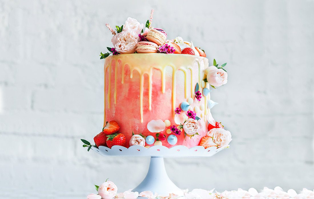 Classic Cakes - Gorgeous watercolor painted cake & gold leaf.