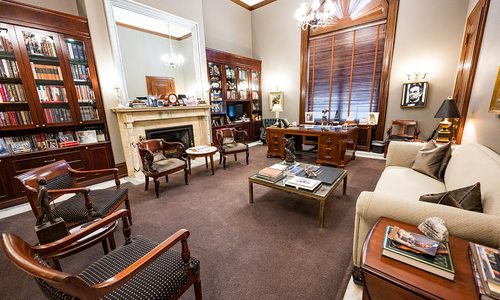What's on Senator Roy Blunt's Desk?