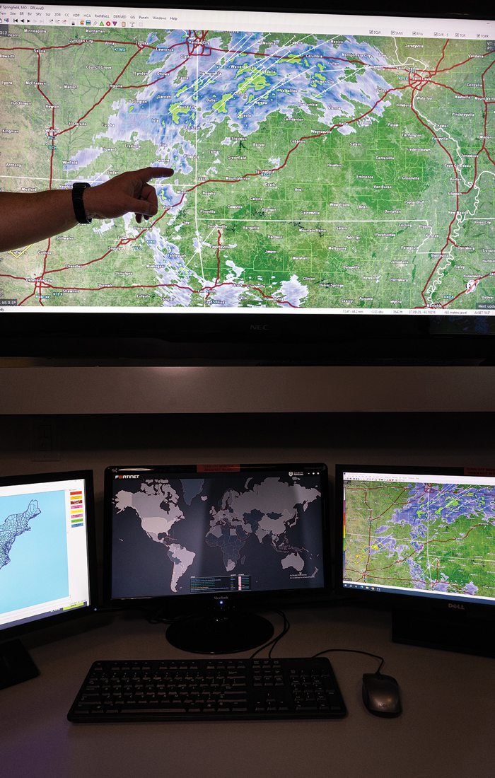 Map and screens in Springfield, Missouri 911 office