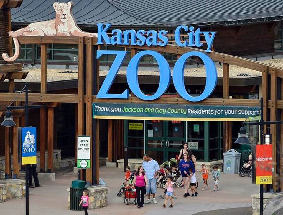 Entrance to Kansas City Zoo