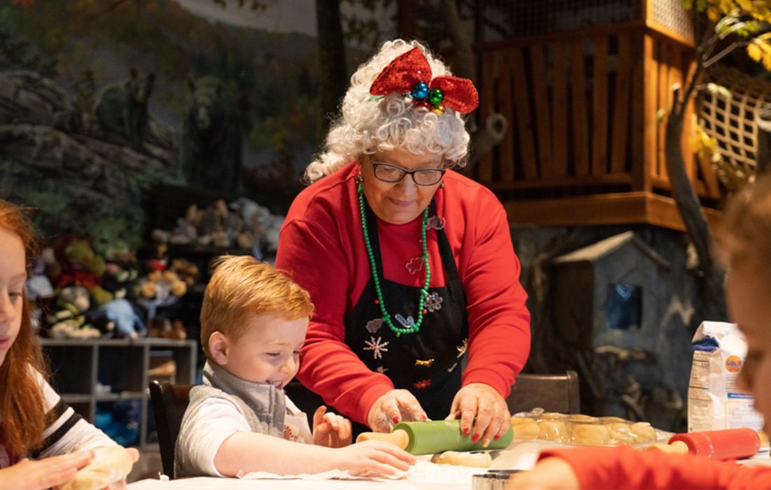 Get crafty and make holiday treats at Big Cedar Lodge.