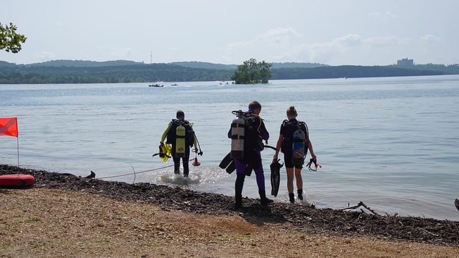 Scuba diving at Jake's Island on Table Rock Lake